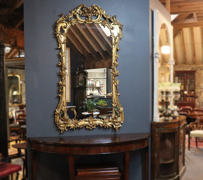 Early 19th Century Carved Giltwood Mirror